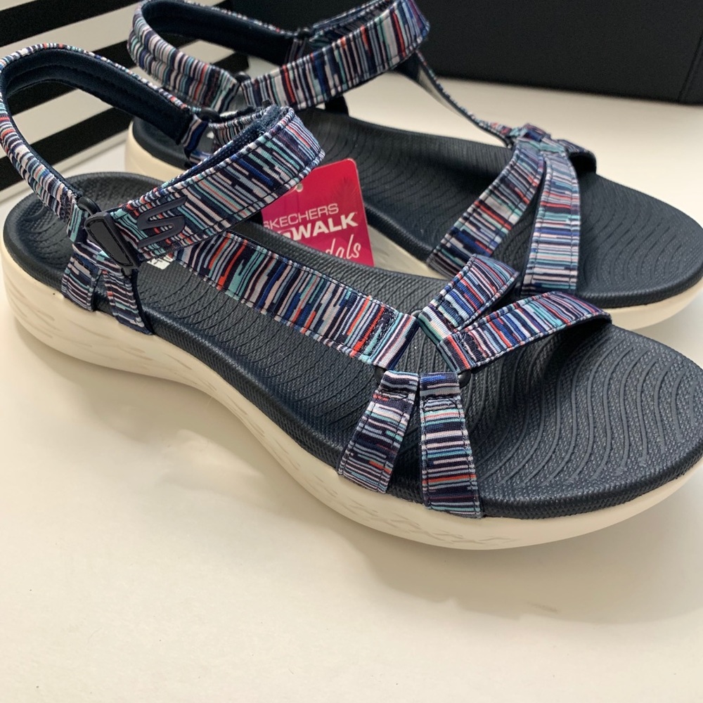 Skechers women’s sandals 9